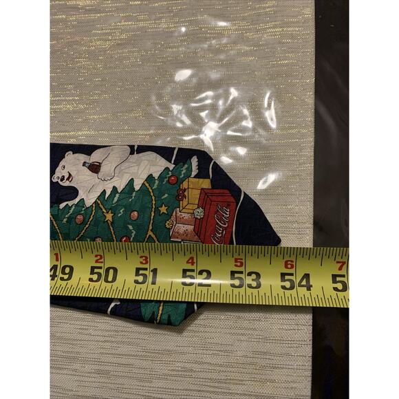 Vintage Christmas Coca Cola Polar Bear Necktie 100% Silk Made in USA 54” - Picture 3 of 5